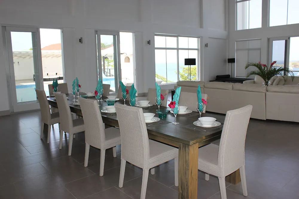 Blue Point Villa St. George's 0*,